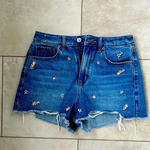 Women’s American Eagle Jean “Mom Short”, Size 2